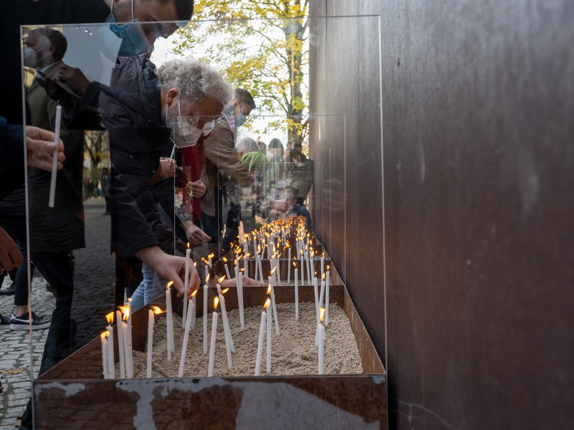 Anzünden der Kerzen