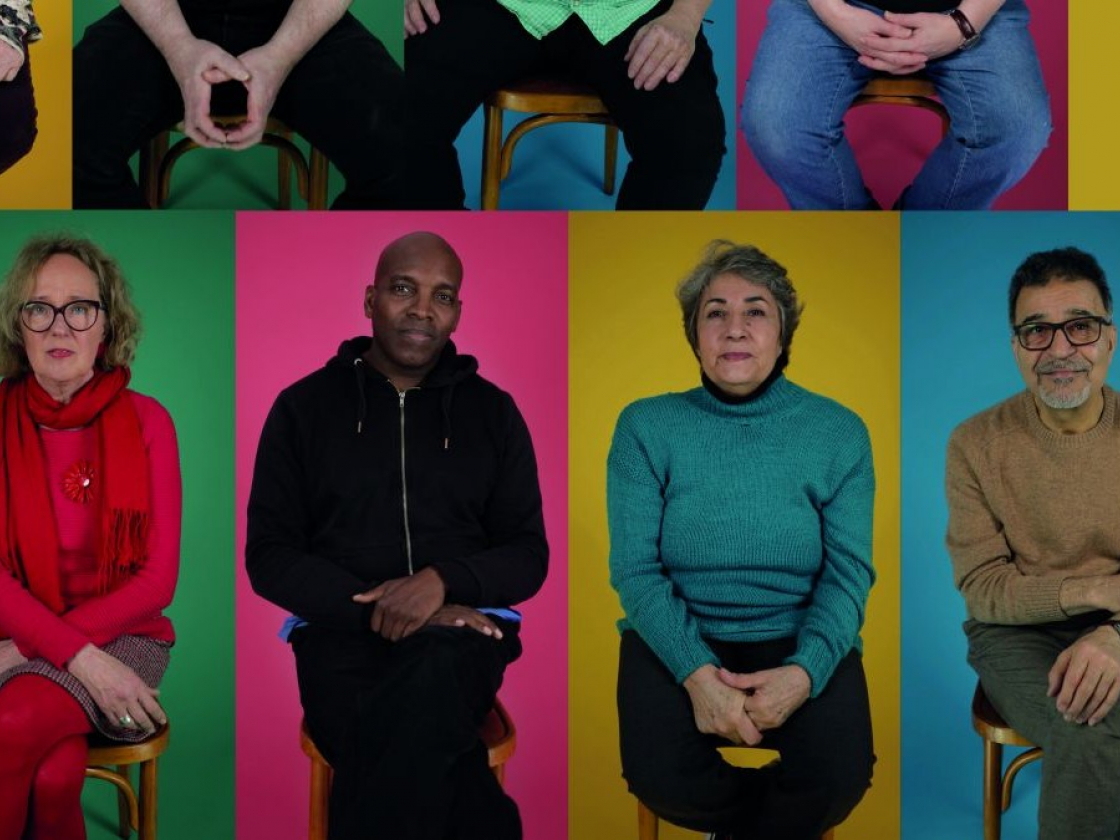 Collage der Videoinstallation mit Zeitzeugen und Zeitzeuginnen-Interviews