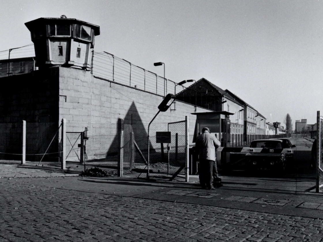 Historisches Foto von einem Wachturm in der Lichtenauer Straße